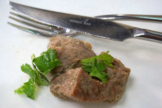 清炖黄牛肉 餐具刀叉