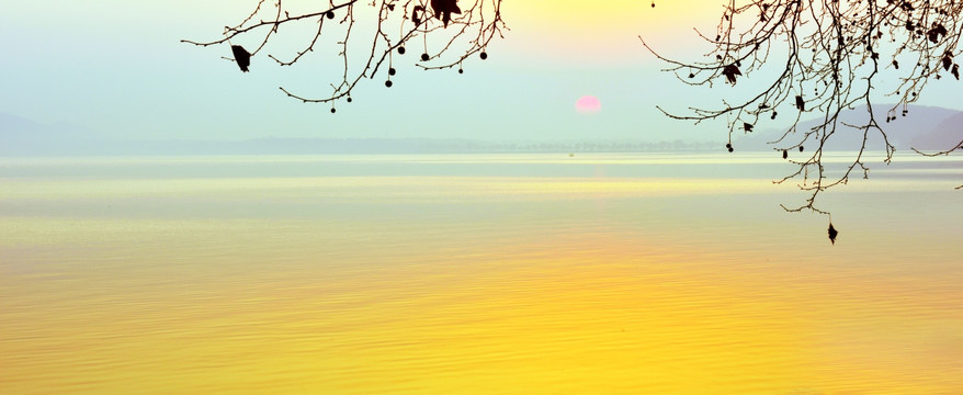 湖光夕阳