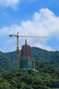 建设中的弘法寺舍利塔