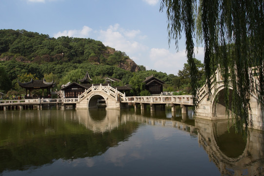 石桥 九曲长廊  灵岩山景区