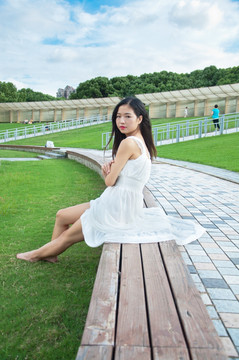 白衣女孩