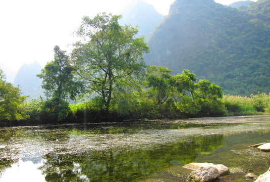 小河