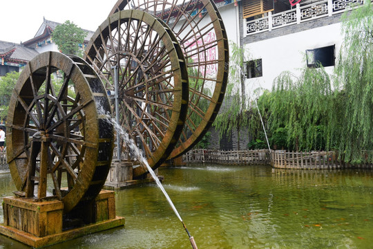 湖北恩施女儿城景区水车园风景