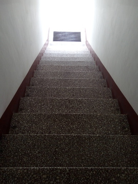 通往光明的楼梯