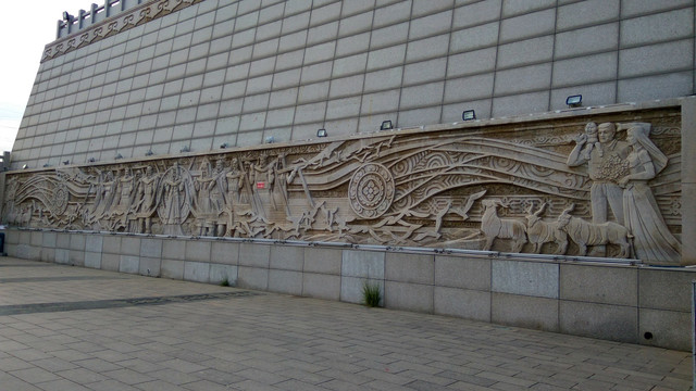 蒙古民族浮雕石墙