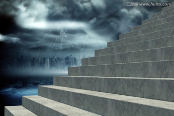 灰色阶梯和风暴天空