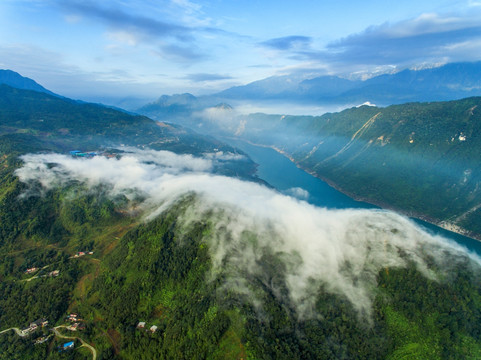 都江堰紫坪铺山间云雾