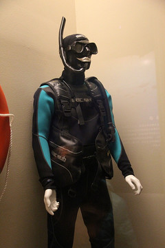 华光礁水下考古 潜水服
