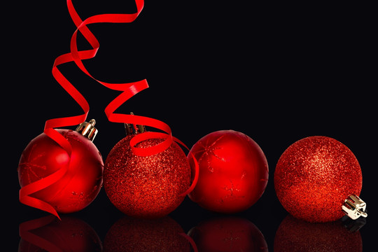 红色圣诞球装饰球