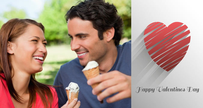 夫妇微笑着拿着冰淇淋的复合形象