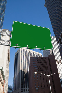绿色的广告牌标志在纽约