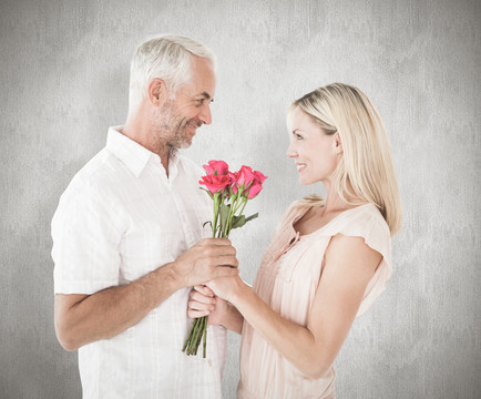男人送鲜花给女人的复合形象