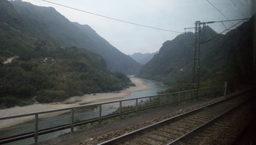 河流  大山