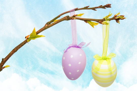 悬挂复活节鸡蛋的复合形象