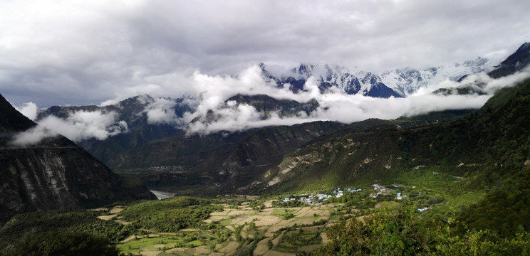 南伽巴瓦峰全景