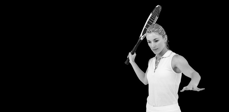 女运动员在打网球