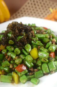 榄菜肉碎炒四季豆