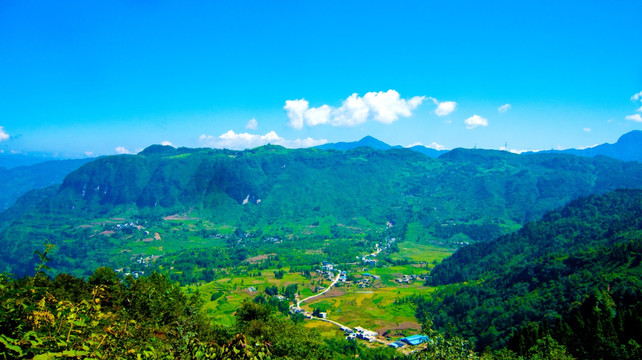 山村 山岭