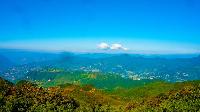 崇山峻岭