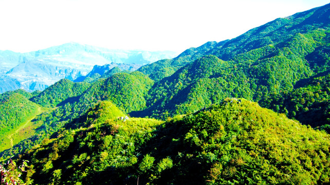 重峦叠嶂