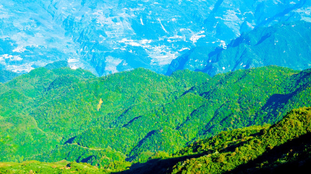 山峦起伏 山野