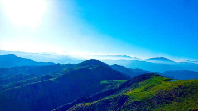 崇山峻岭 山丘