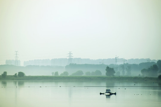 平静的湖面