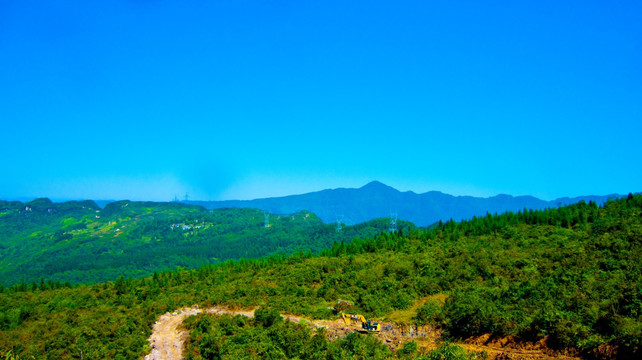 崇山峻岭 大山