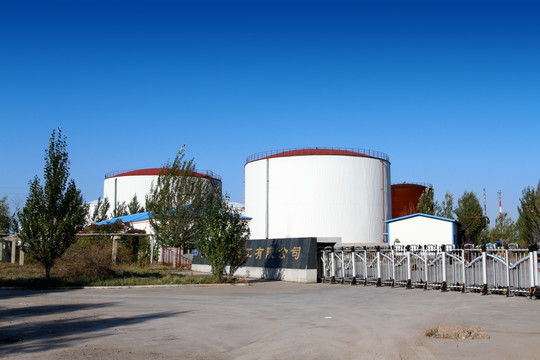 石油化工 化工厂 油罐 设备