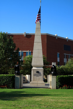 俄克拉荷马大学纪念碑