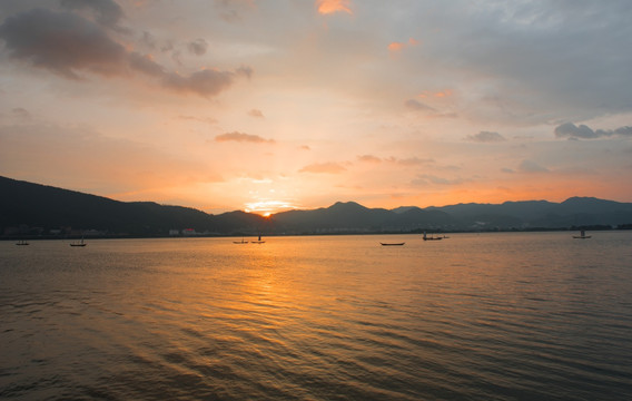 滇池草海大坝