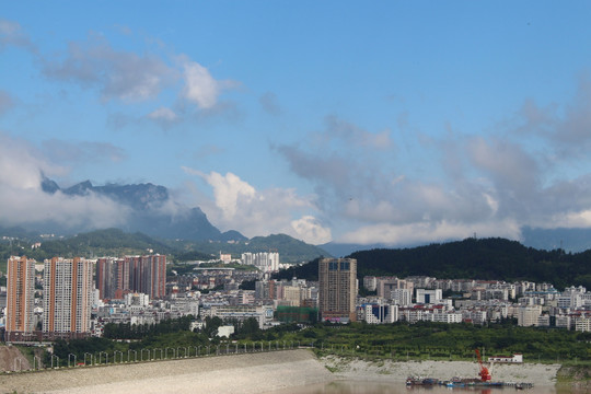 江岸建筑