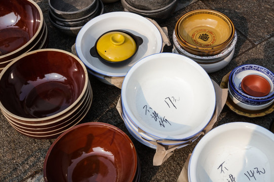 盆 搪瓷盆 自由市场上的盆
