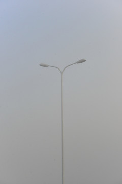 大雾里的路灯