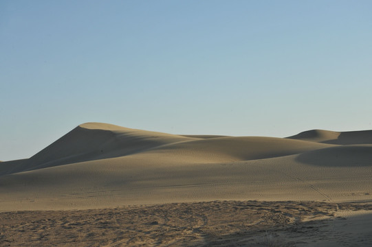 曲线沙坡  巴丹吉林大沙漠