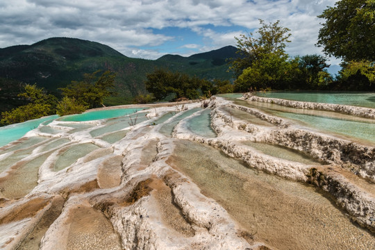 香格里拉白水台