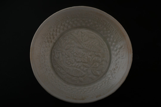 宋瓷 双鱼白釉碗