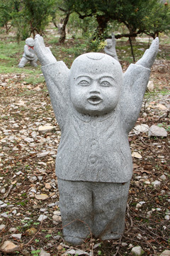 做操童子雕像