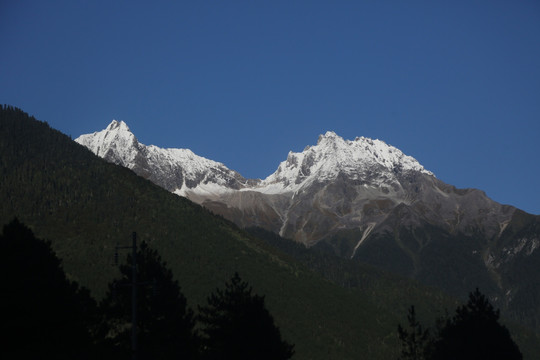 雪山 山峰