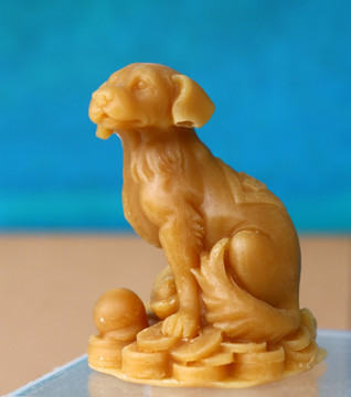 蜂蜡雕塑狗