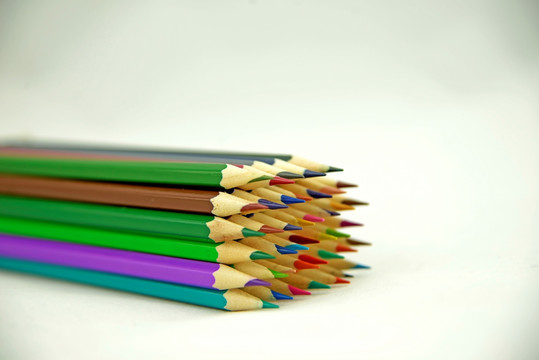 彩铅 彩色铅笔 一捆