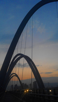 黄昏下的 太原北中环桥