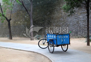 山海关 城墙跟儿 环卫车