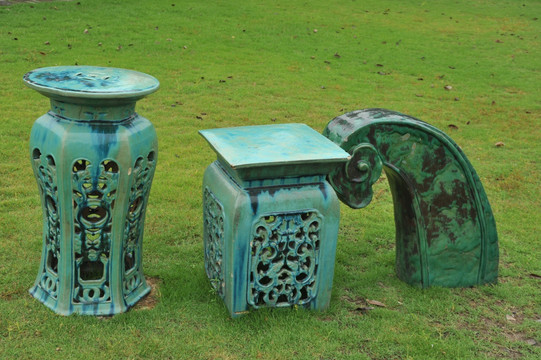 陶瓷装饰盆 凳子
