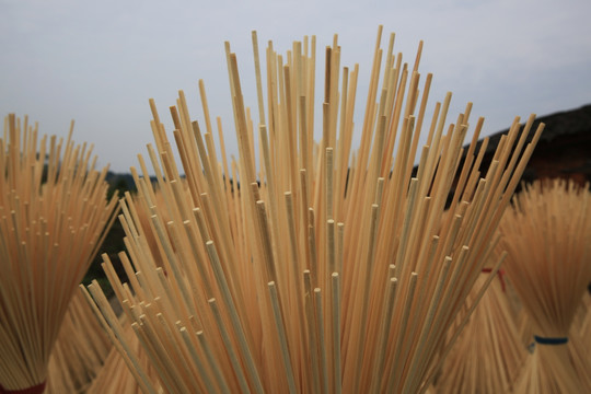 晒筷子 筷子半成品 制筷子的竹