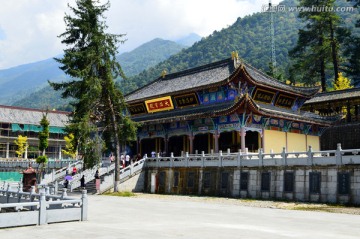 冕宁灵山寺 大雄宝殿