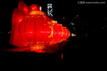 红灯笼欢度春节