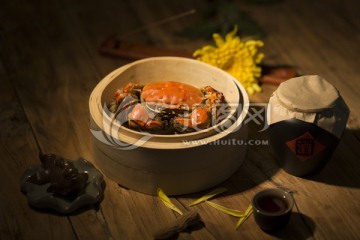 中式美食大闸蟹菊花美酒佳肴螃蟹