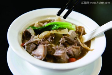 天麻炖乳鸽