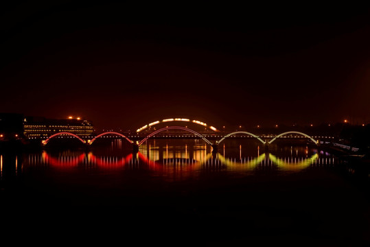 金华金虹桥夜景 红黄两色